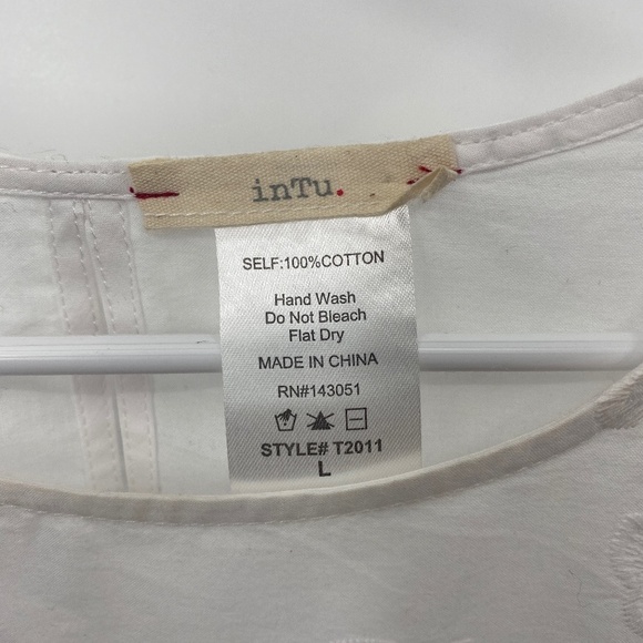 InTu white blouse Size Large - Picture 2 of 8
